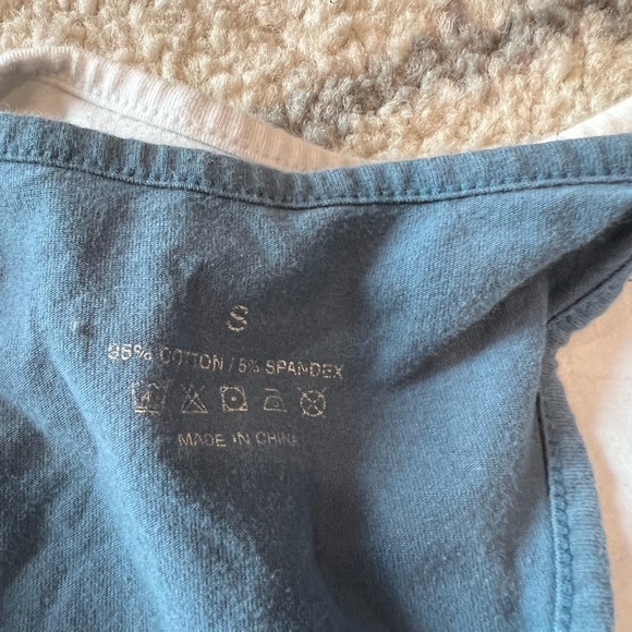 Juniors size small crop lot - Picture 13 of 13